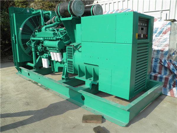 丹棱出租发电机-进口柴油发电机组与国产柴油发电机组的区别